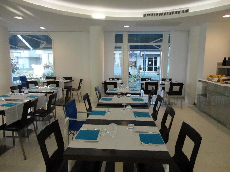 Acapulco Hotel Cattolica Eksteriør billede