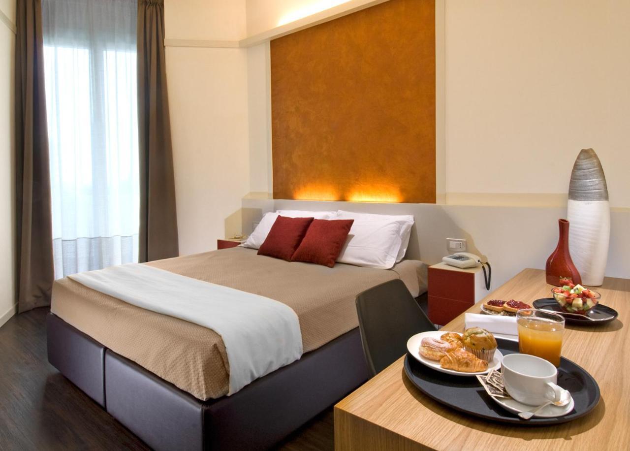 Acapulco Hotel Cattolica Eksteriør billede